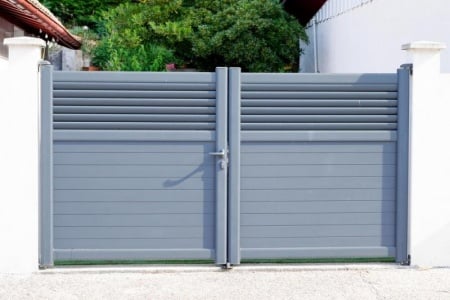 Les &eacute;tapes cl&eacute;s pour r&eacute;ussir la pose d'un portail &agrave; Epernay